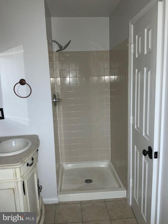 Building Photo - 500 Falkirk Ct