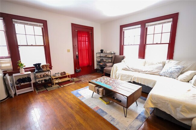 Building Photo - 610 Mitchell St