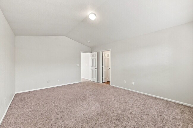 Building Photo - $2,040.95 with $300 Off the first month's rent - 2 Beds, 2.5 Baths, Townhome in Fountain with 2-C...