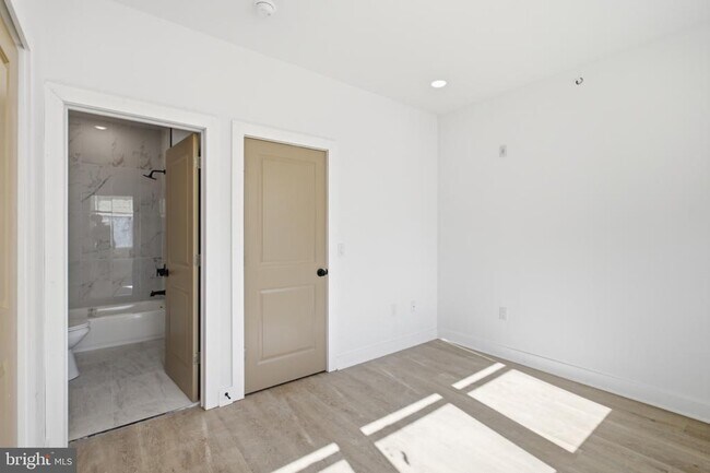 Building Photo - 2330 N 16th St