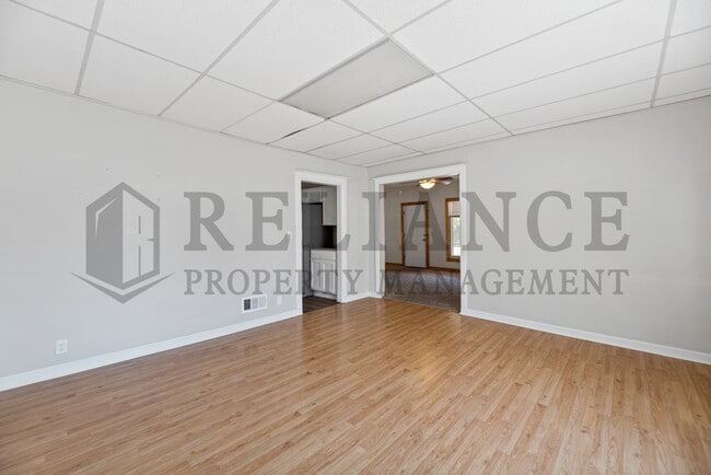 Building Photo - 421 N Meridian Ave
