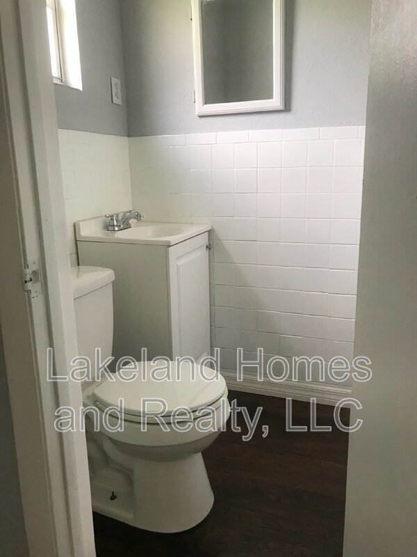 Building Photo - 1060 E Wabash St