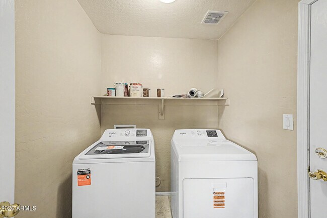 Building Photo - 13153 W Mauna Loa Ln