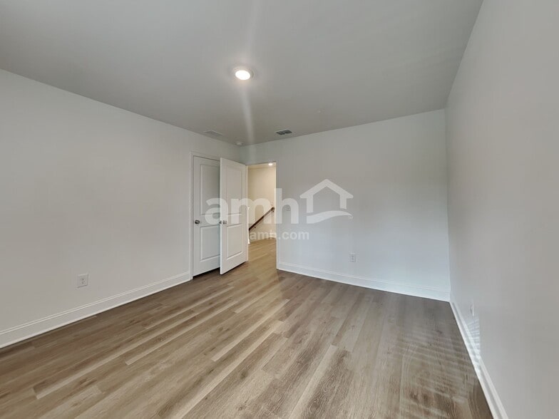 Building Photo - 1559 Aquamarine Dr