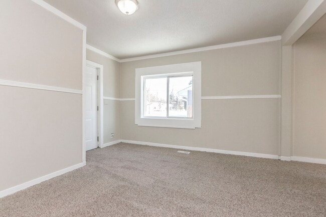 Building Photo - Newly remodeled 2 bedroom 1 bath home