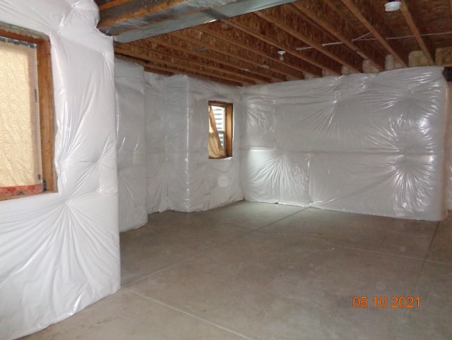 Building Photo - Exclusive community