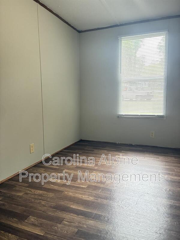 Building Photo - 517 Skylark Ln