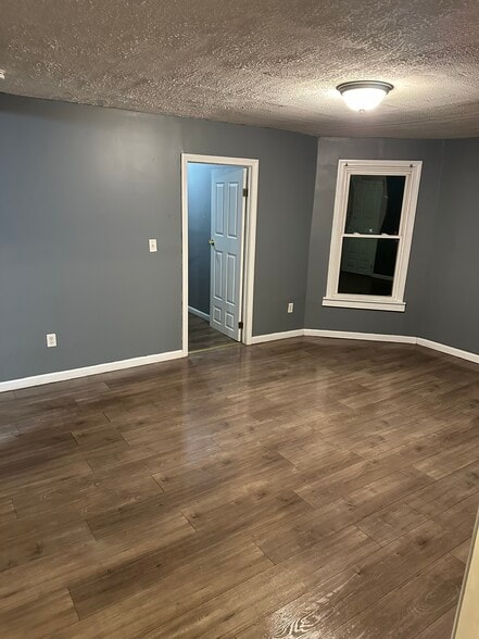 Living room 1 - 405 Blatchley Ave