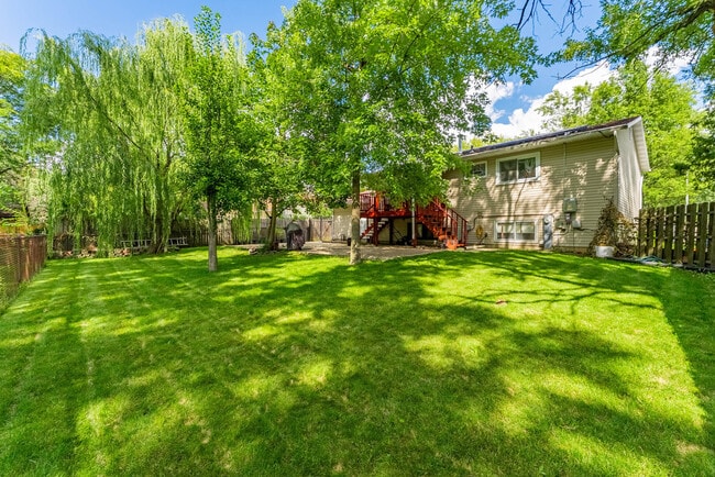Building Photo - 121 S Orchard Dr