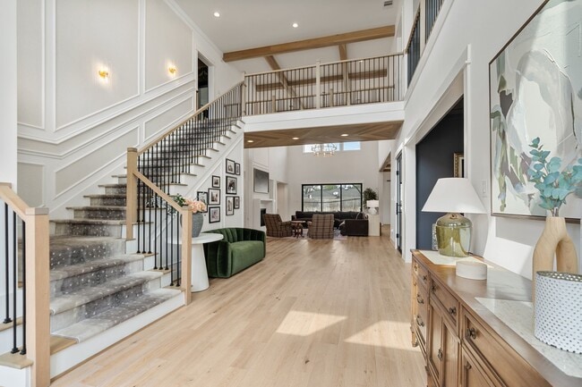 Building Photo - 6626 Saxet St