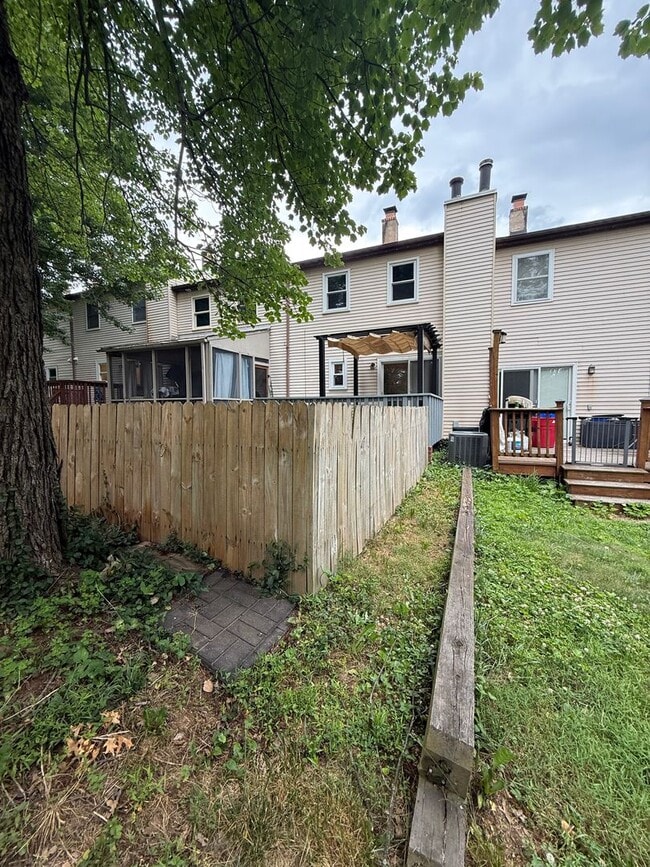 Building Photo - 2 Bed / 1.5 Bath Doylestown Townhome