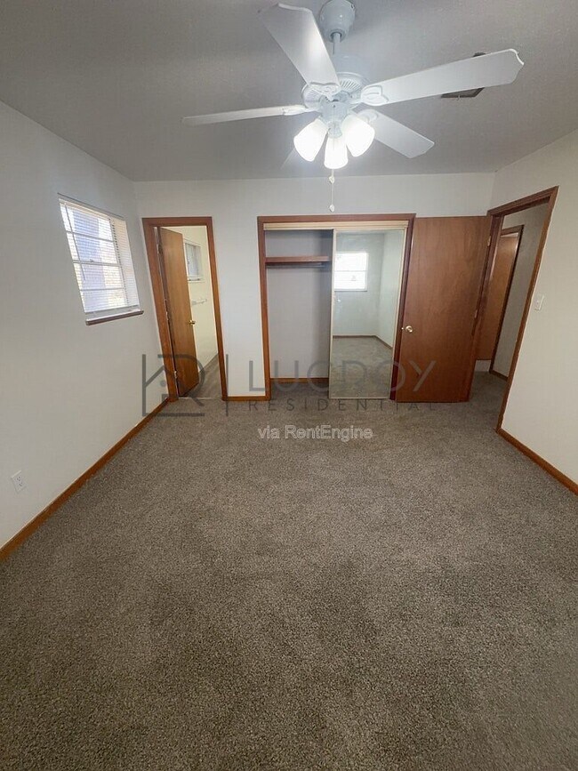 Building Photo - 2242 Castle Hill Dr