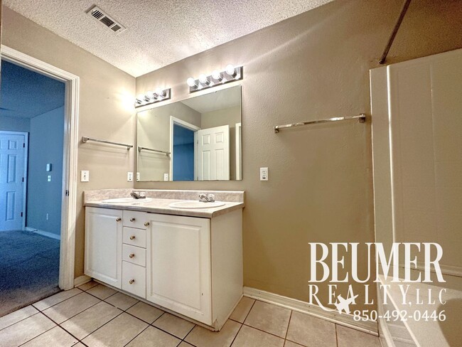 Building Photo - Charming 3br 2ba Home for Rent - Less than...