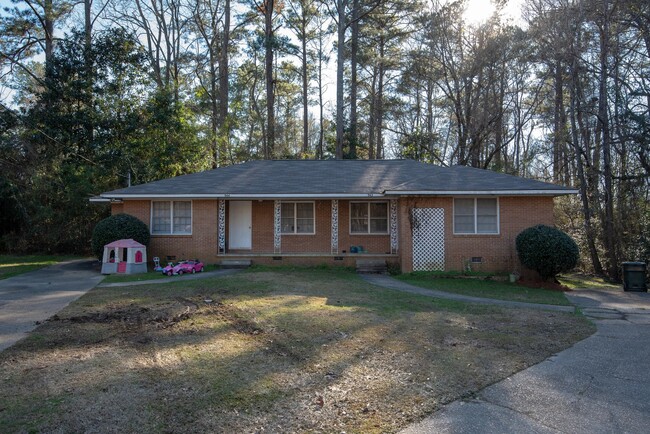 Building Photo - Tisdale 942-944
