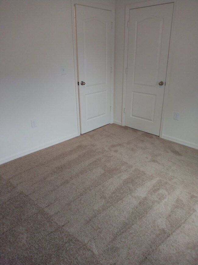 Building Photo - Brand New 3 Bedroom 2 Bathroom Villa Home Silver Ridge