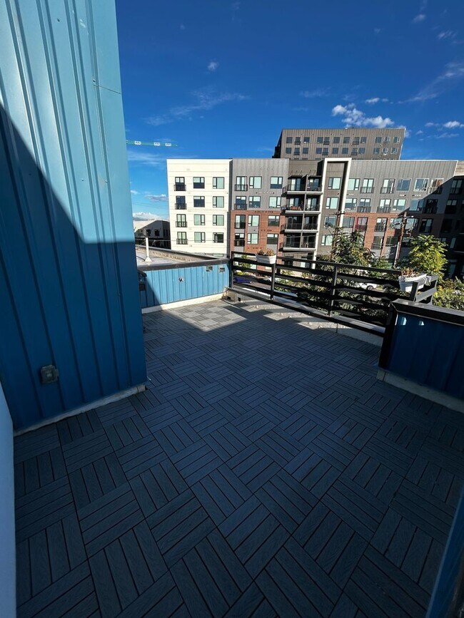 Building Photo - New 2BR/2BA Townhouse In RiNo!!!!!!