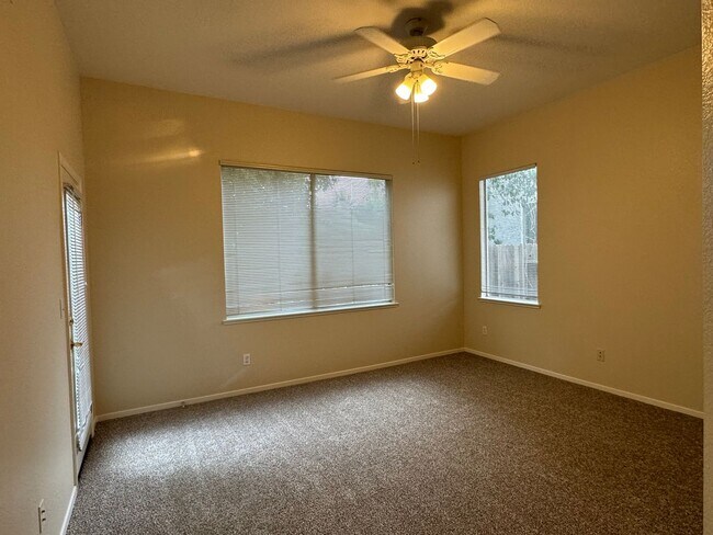 Building Photo - Roseville home with new artificial grass