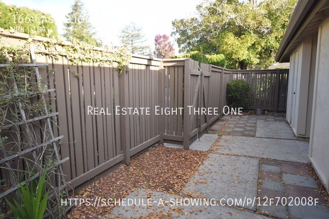 Building Photo - 166 Castillion Terrace