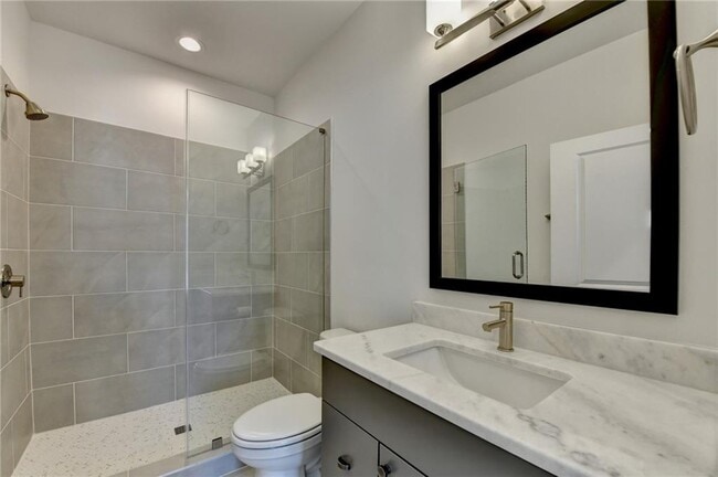 Building Photo - 435 Mayfair Ct