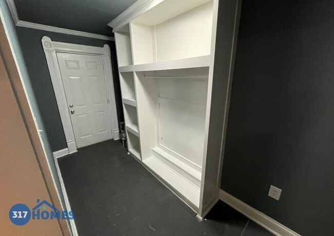 Building Photo - Completely renovated 2 bedroom 1 bath Dupl...