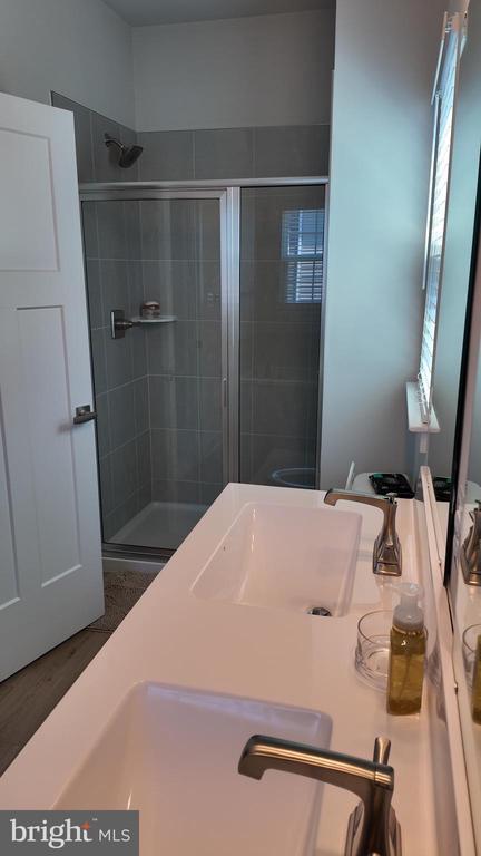 Building Photo - 5441 Cedar Grv Dr