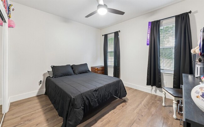 Building Photo - 109 Enchanted Dr