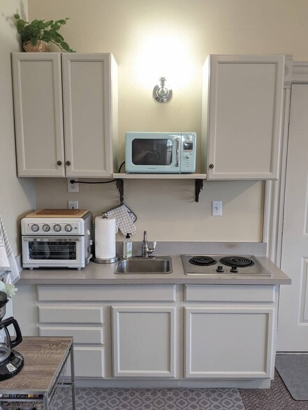 Building Photo - 1910 S G St