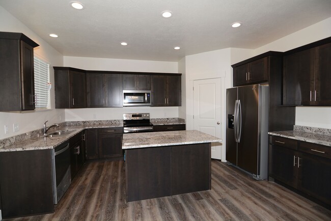 Building Photo - Upscale Tremonton Single Family Home for Rent