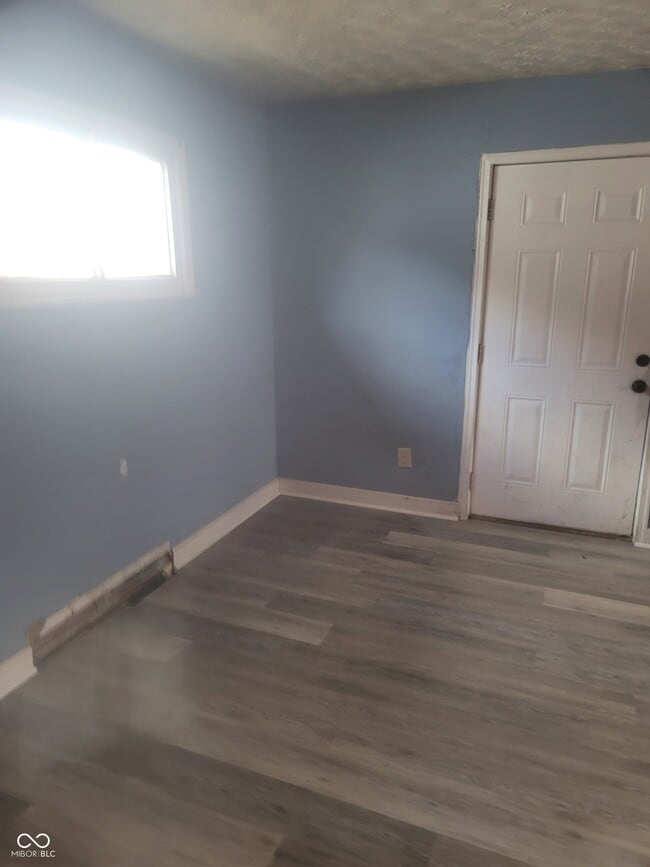 Building Photo - 3313 W 9th St