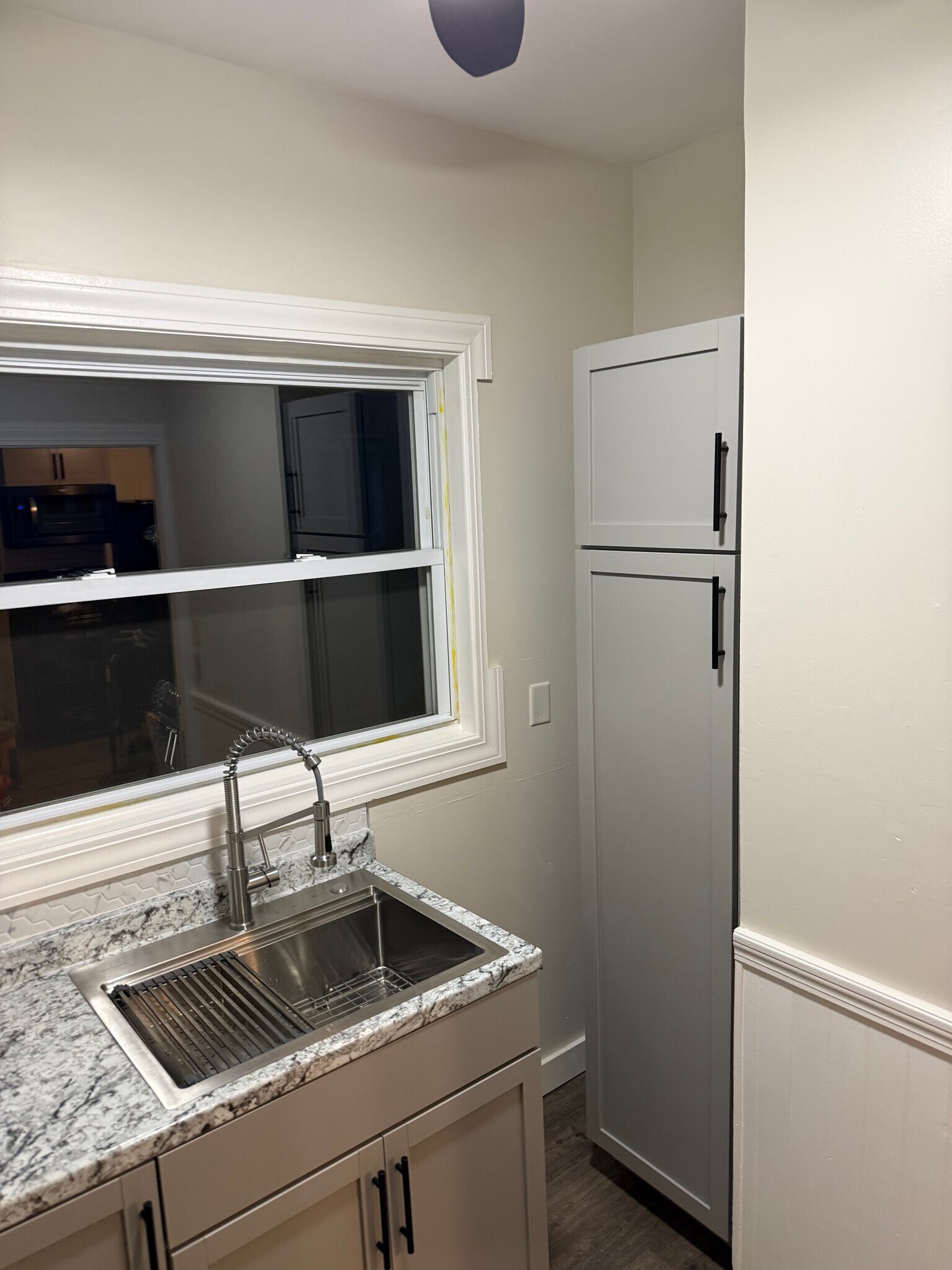 Building Photo - 256-258 Gibson St