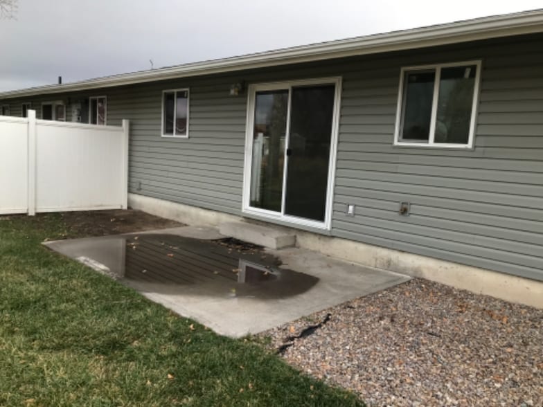 Building Photo - 3850 Hawthorne Rd