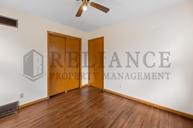 Building Photo - 1106 Inverness Dr