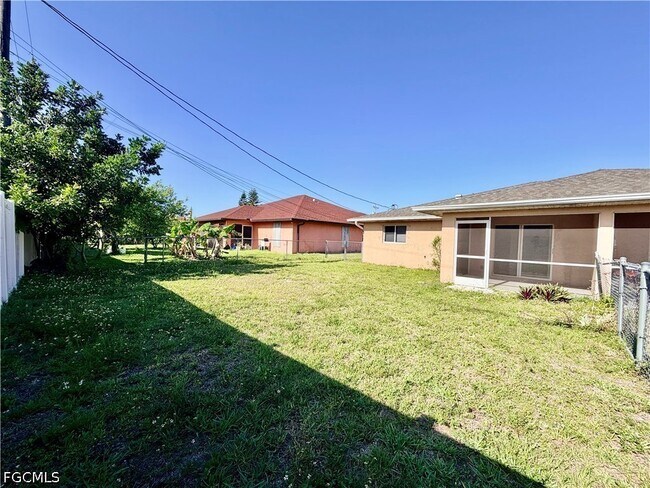 Building Photo - 109 NE 16th Pl