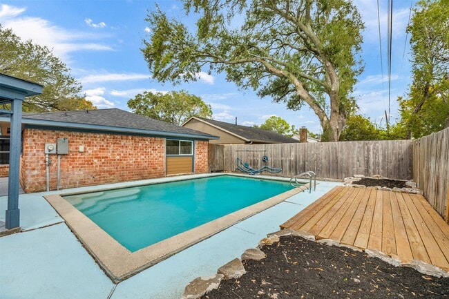 Primary Photo - 9806 Sagebark Dr