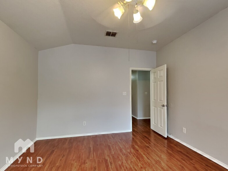 Building Photo - 3603 Aranda Fields