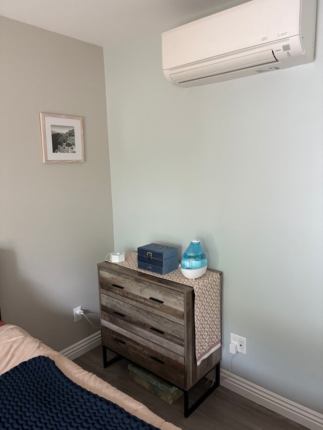 Building Photo - 148 Galsworthy St