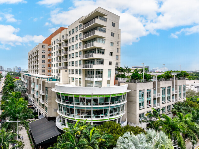 3250 NE 1st Ave Miami, FL 33137 - Midblock