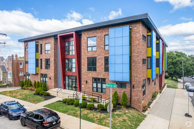 Building Photo - The James