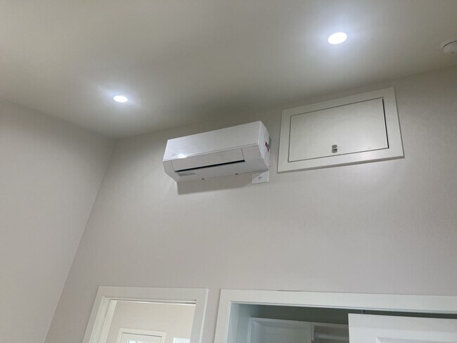 Building Photo - 399