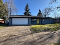 Building Photo - 3 Bedroom 1 Bath in Churchill Neighborhood