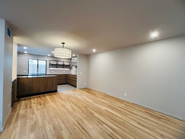 Dining & Kitchen - 1034 18th St