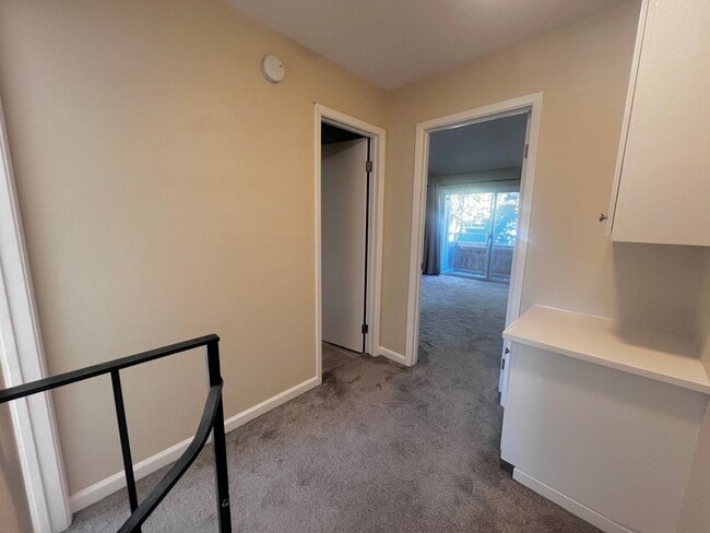 Building Photo - Specious 2-Bedroom Home with Prime Access
