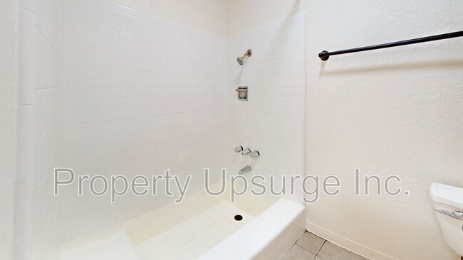 Building Photo - 175 Oroview Dr