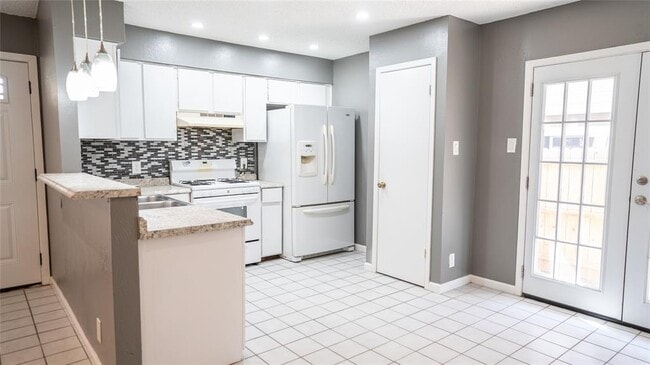 Building Photo - 10606 Topperwein Dr
