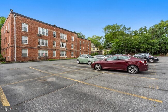 Building Photo - 4481 MacArthur Blvd NW