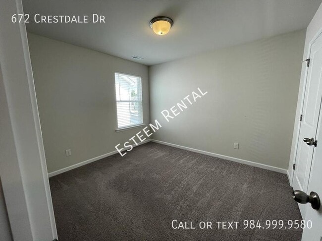 Building Photo - 672 Crestdale Dr
