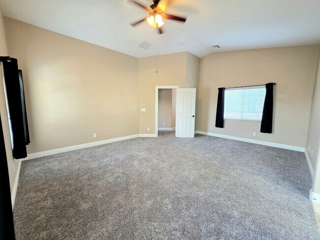 Building Photo - Three-bedroom Single Family