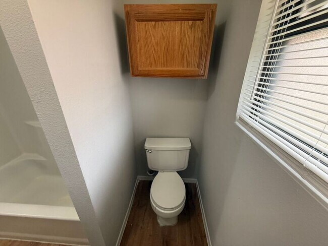 Building Photo - 609 Trout St