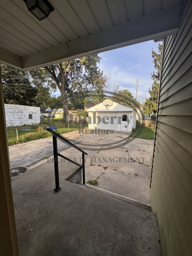 Building Photo - 5930 Acoma Dr