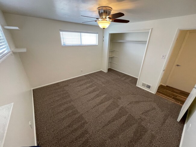 Building Photo - Charming 2 Bed 2 bathroom home with tons of storage space!